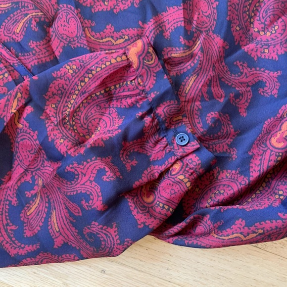 Beautiful blouse by Loft in fall colors size L - Picture 3 of 6